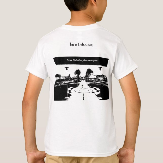 Camiseta branca para um menino (Verso)