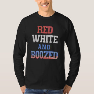 Camiseta Branco vermelho e gráfico do Bebendo de 4 de julho