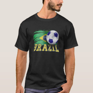 Camiseta Brasil: Bandeira do Brasil apoia futebol