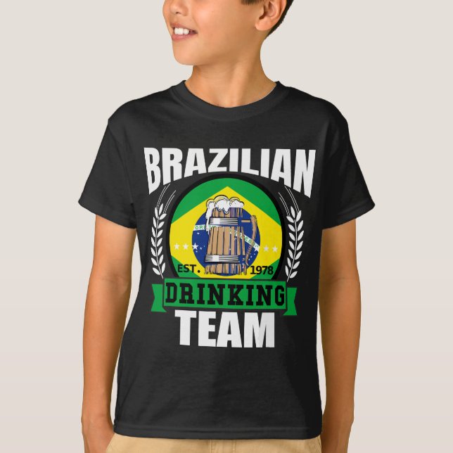 Camiseta Brasil Equipe de Bebendos Engraçado Bandeira Brasi (Frente)