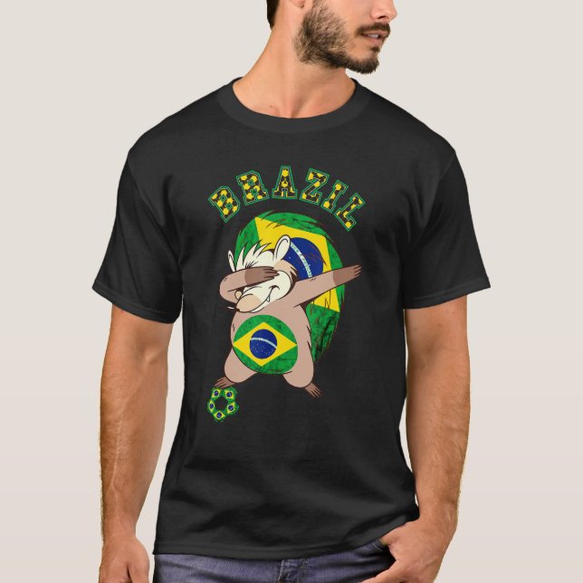 Camiseta Brasil: Jogador de bola de futebol brasileiro Bra (Frente)