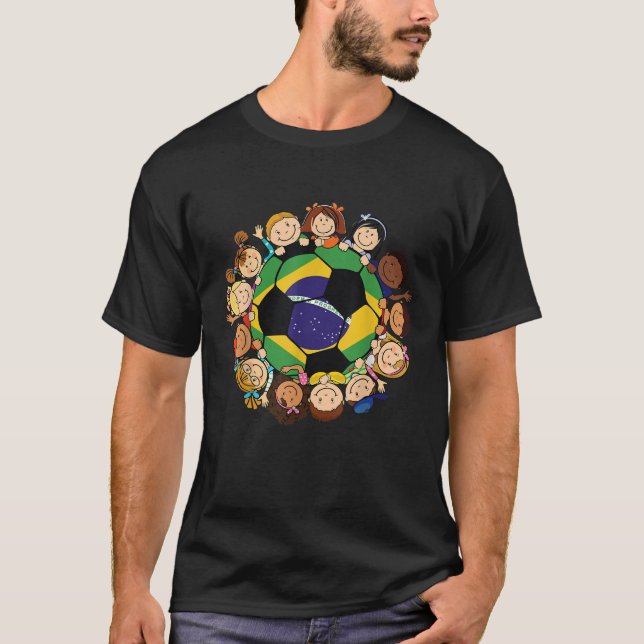 Camiseta Brasil: Jovens Jovens Jogadores No Brasil (Frente)
