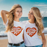 Camiseta Braut Und Team Braut Bachelorette Retro Heart<br><div class="desc">Braut Und Team Braut Bachelorette Retro Heart-Shirt Bride Babe T-Shirt Bachelorette Retro Tee Vintage Bride Para BrideTribe</div>