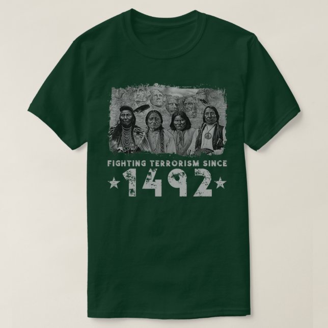 Camiseta Briga de Dizer Nativo Americano em 1492 (Frente do Design)