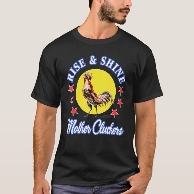 Camiseta Brilhe Suba Mãe Cluckers Piada de Frango (Frente)