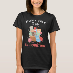 Camiseta Brincadeiras Engraçadas Não fale comigo Estou cont