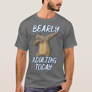 Camiseta Brinde Adultando Hoje Engraçado Dabbing Bear Urso 