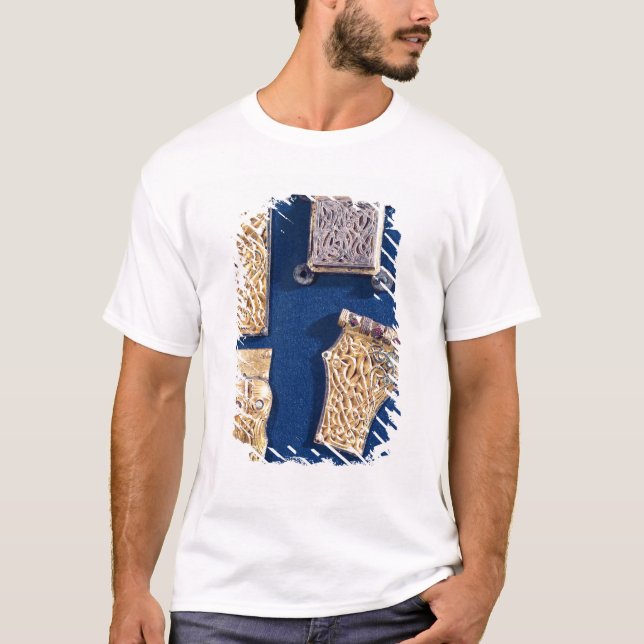 Camiseta Broche e curvaturas (Frente)