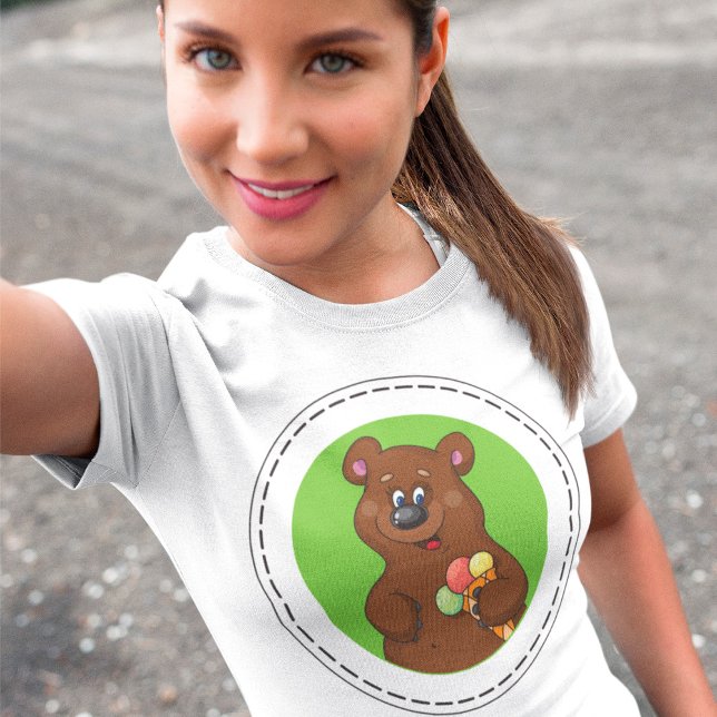 Camiseta Brown Bear With Ice Cream (Criador carregado)