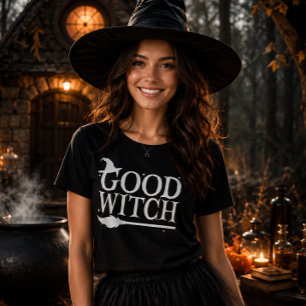 Camiseta Bruxa Boa Tipografia Branca Feminina de Halloween