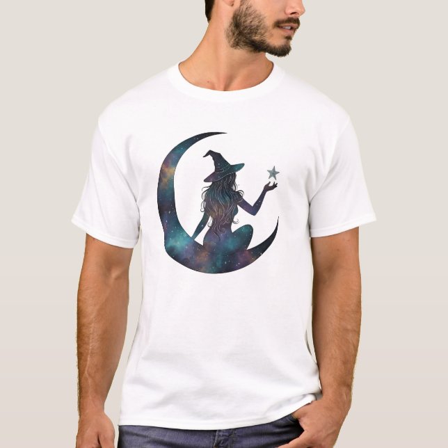 Camiseta Bruxa Celestial na Lua Halloween Art (Frente)