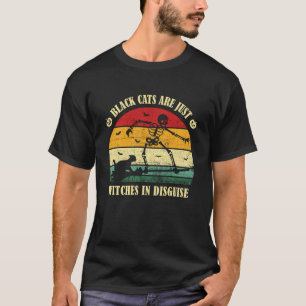 Camiseta Bruxa de Esqueleto de Gato Preto Surfando Vassoura