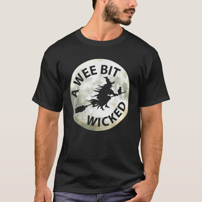 Camiseta Bruxa de Halloween Um Pouco Malvada  (Frente)