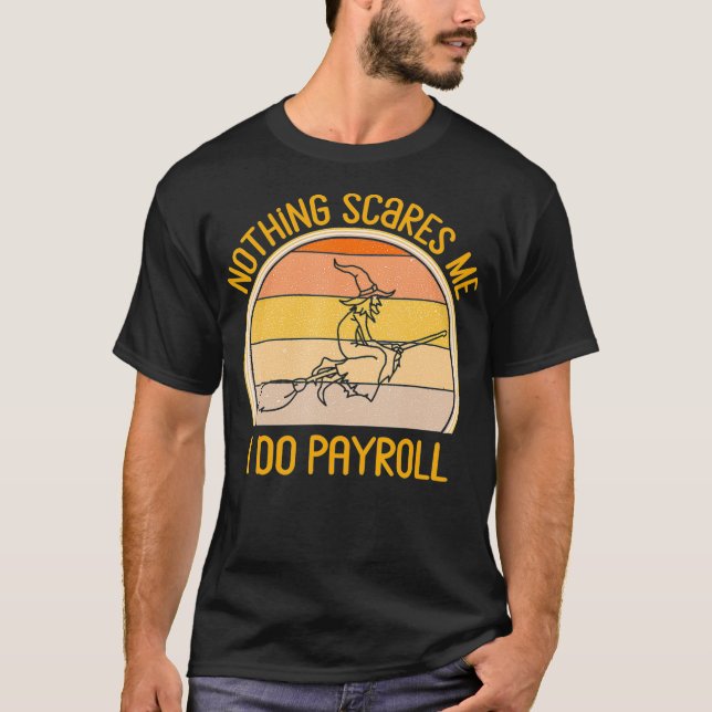 Camiseta Bruxa de Recursos Humanos do Halloween Payroll Eng (Frente)