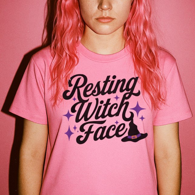 Camiseta Bruxa Descansada Rosto Engraçado Sarcástico Tipo R (Resting Witch Face Funny Sarcastic Retro Type T-Shirt)