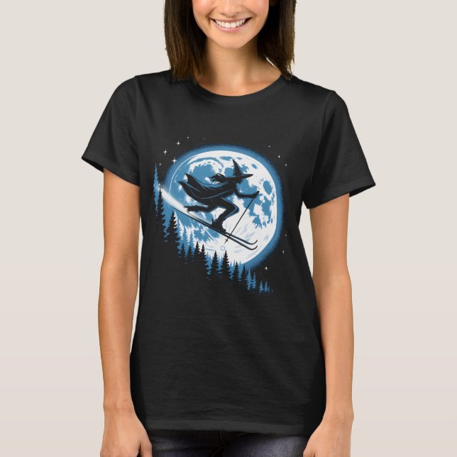 Camiseta Bruxa do Halloween de Esqui sob Luz da Lua (Frente)