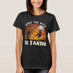 Camiseta Bruxa É Levada Cova Árvore Vassoura Halloween_1