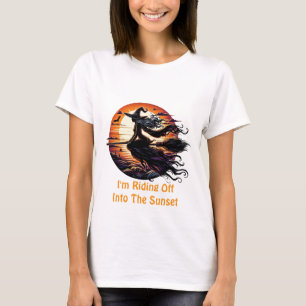 Camiseta Bruxa montando Broom na ilustração da arte do pôr