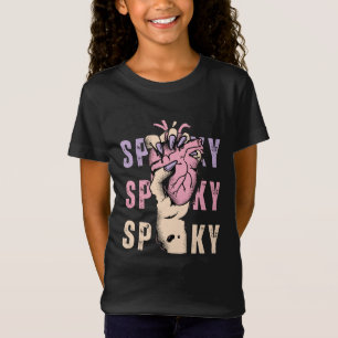 Camiseta Bruxa Pastel Goth Mão segurando Coração Anatômico 