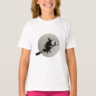Camiseta Bruxa Spooky do Halloween voando através de uma lu
