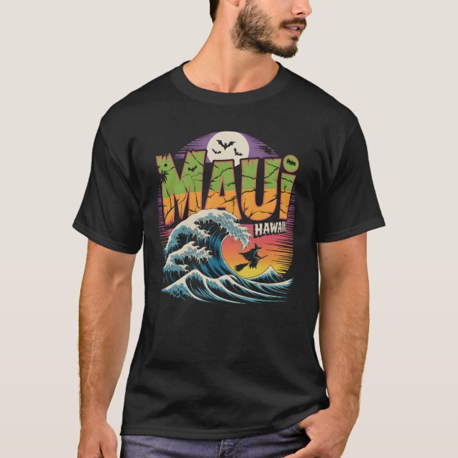 Camiseta Bruxa Surfando no Broom Maui Hawaii Halloween (Frente)