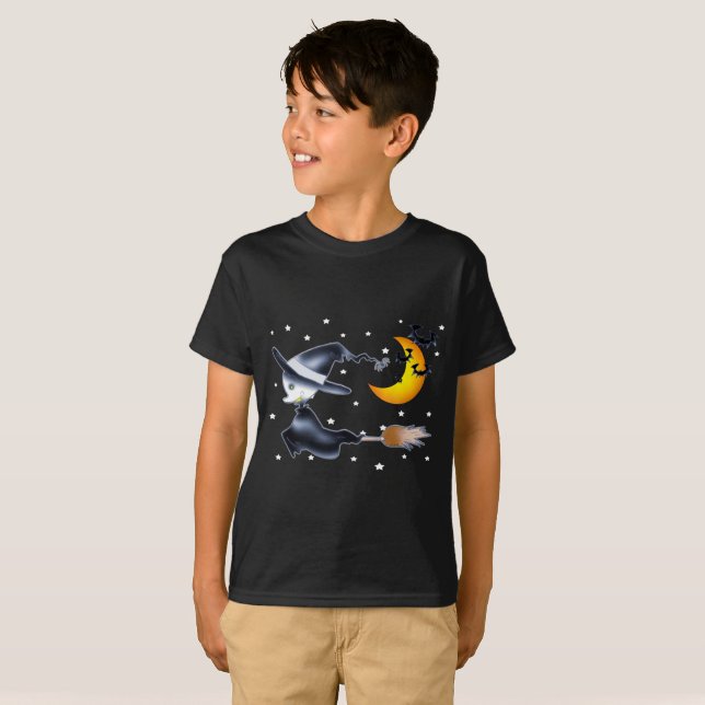Camiseta Bruxa Voadora na Noite de Halloween (Frente Completa)