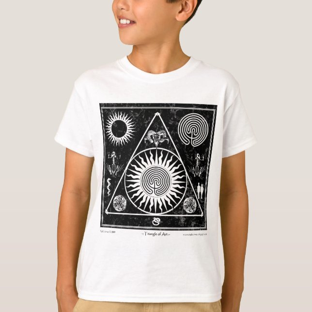 Camiseta Bruxaria: Um Triângulo da Arte nº 4 (Frente)