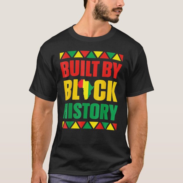 Camiseta Built By Black History BHM African Pride Month Men (Frente)