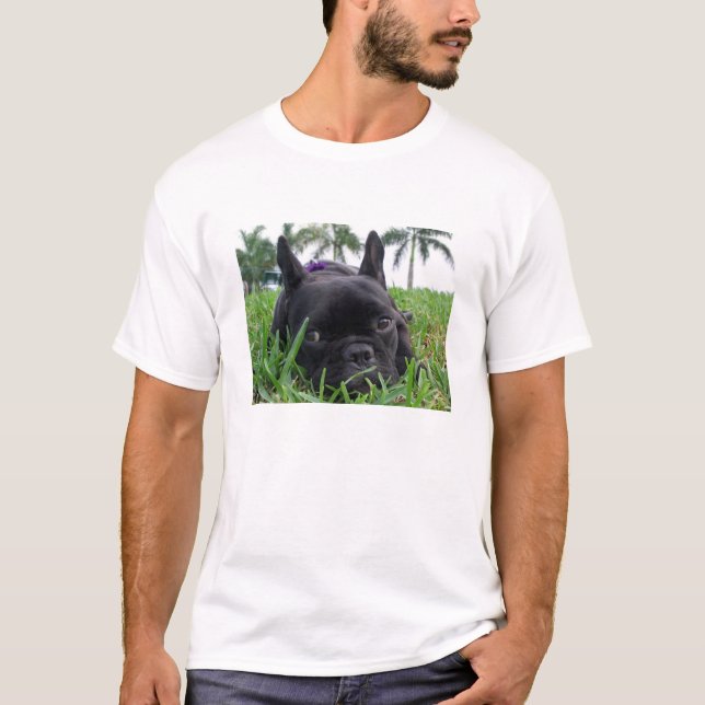 Camiseta Buldogue francês na grama (Frente)