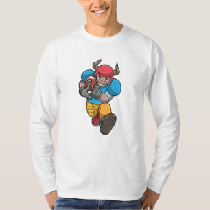 Camiseta Bulldog no Esporte com Futebol e Capacete