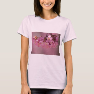Camiseta Buquê Delicado Rosa de Flores de Cerejeira Sakura