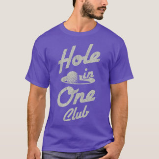 Camiseta Buraco De Equipamento De Jogador De Golfe Em Um Cl