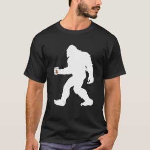 Camiseta Burbon Whiskey Bebendo Sasquatch T Shirt