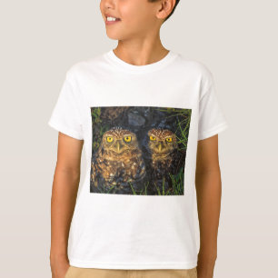 Camiseta Burrowing as corujas afagadas em seu Burrow