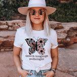 Camiseta Butterfly, Patologista Personalizado em Língua Fal<br><div class="desc">Esta camisa é perfeita para qualquer um que ama ajudar as pessoas a falar e a se comunicar melhor. A camisa do patologista da língua falante (SLP) também é excelente como presente para alguém que é um terapeuta da fala ou um terapeuta da língua. Sua camisa é a maneira perfeita...</div>