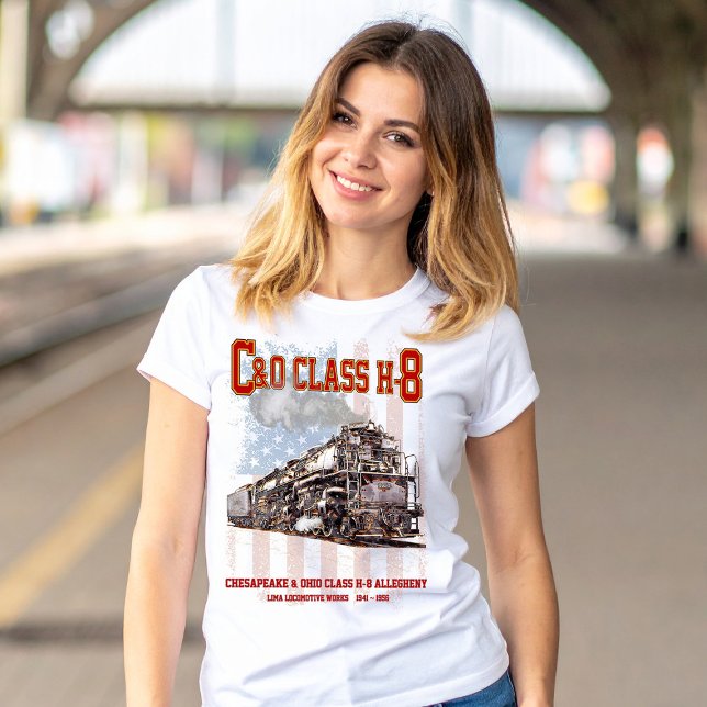 Camiseta C&O Class H-8 Allegheny Locomotive - American flag (C&O Class H-8 2-6-6-6 Allegheny Steam Locomotive. Womens Basic T-Shirt)