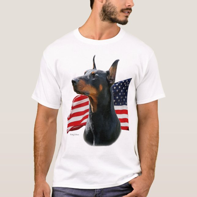 Camiseta Cabeça do Pinscher do Doberman com bandeira (Frente)