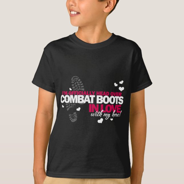 Camiseta Cabeça sobre botas de combate (Frente)