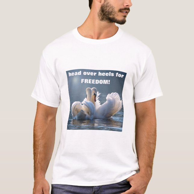 Camiseta Cabeça sobre calcanhar - calços (luz) T-Shirt (Frente)