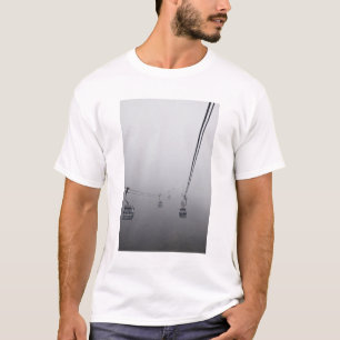 Camiseta Cable Car Ngong Ping em nevoeiro espesso