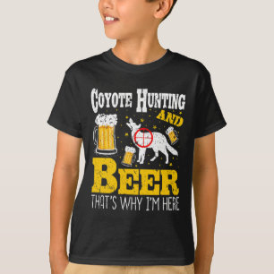 Camiseta Caça ao Coyote Engraçado de Cerveja Bebendo