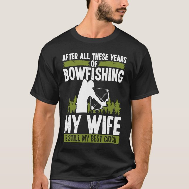 Camiseta Caça com Arco e Flecha Casamento Esposa Melhor Pes (Frente)