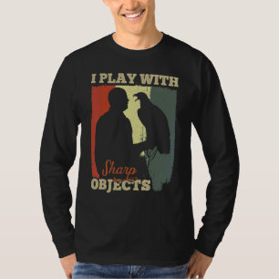 Camiseta Caça com Falcão Eu Brinco Com Objetos Cortantes Pa