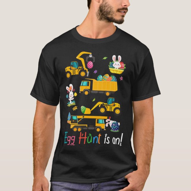 Camiseta Caça De Ovos Está No Trator Coelhinhos De Ovos (Frente)