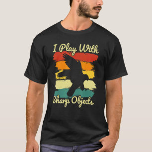 Camiseta Caça Falconry Eu Brinco Com Objetos Sharp Para Fal