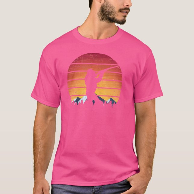 Camiseta Caçador de Sasquatch Sunset Hunter (Frente)