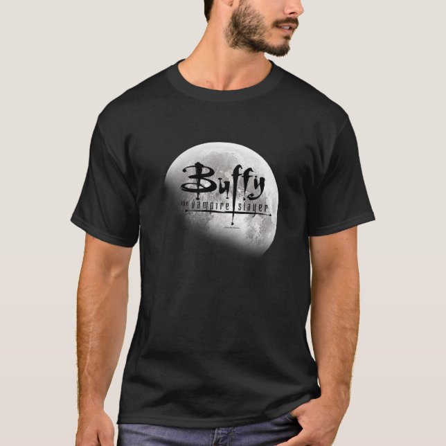 Camiseta Caçadora de Vampiros Buffy Lua Cheia Aflita Titulo (Frente)