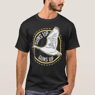 Camiseta Caçando Armas Acima Pato Galinha Pato Pássaro Páss