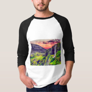 Camiseta Cachoeira Pacífica e Paisagem Montanhosa   Relaxar