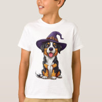 Cachorro Adorável Vestindo Chapéu de Bruxo Roxo